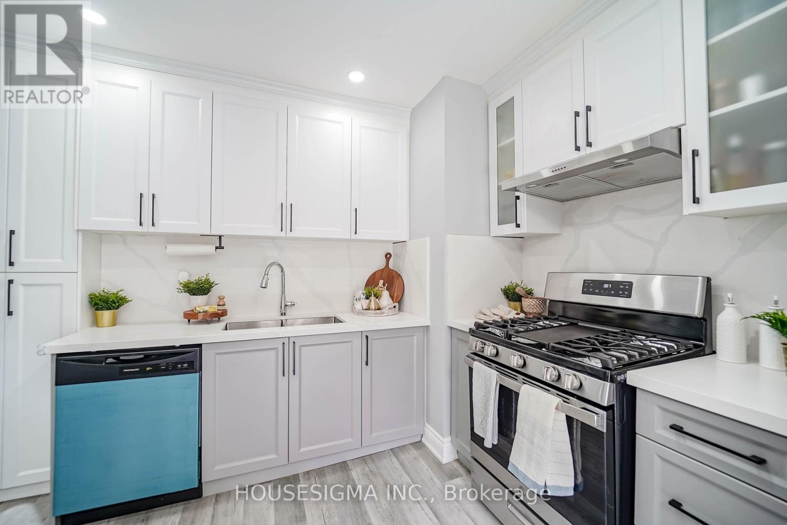 136 CELINA STREET - 15