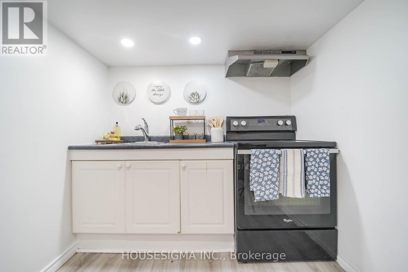 136 CELINA STREET - 28