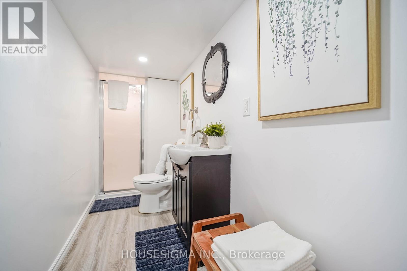 136 CELINA STREET - 33