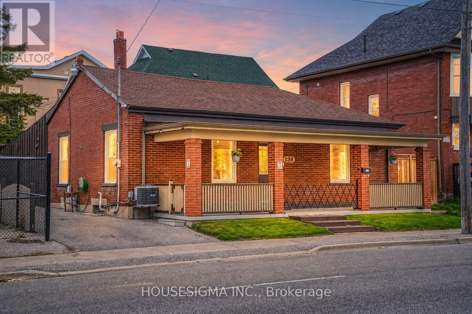 136 CELINA STREET - 4