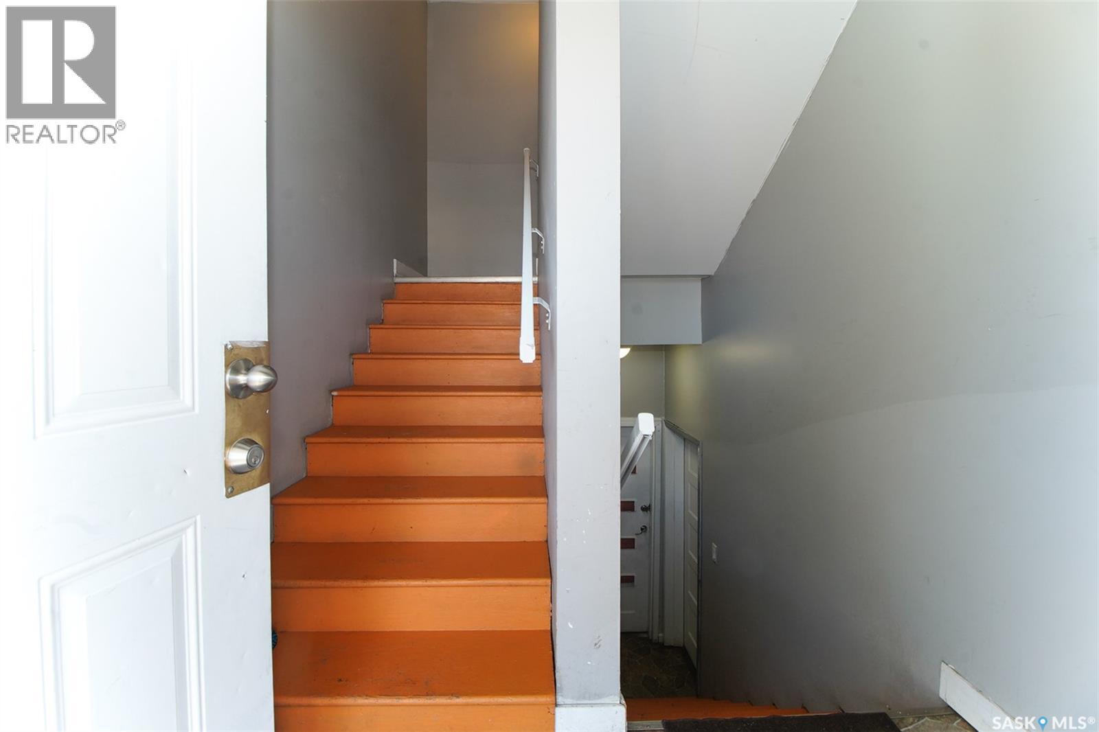 1352 Angus STREET - 8