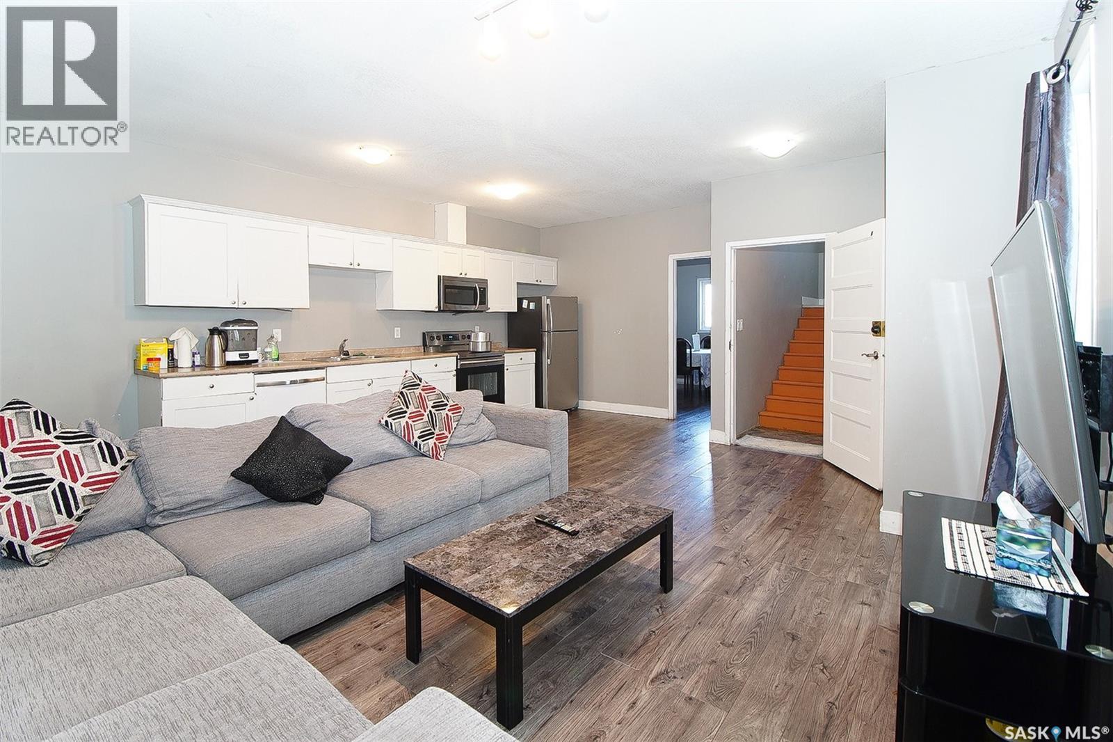 1352 Angus STREET - 10