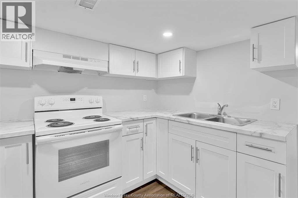 3298 COLLEGE - 18