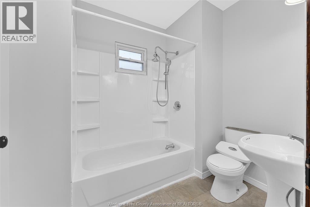 3298 COLLEGE - 12