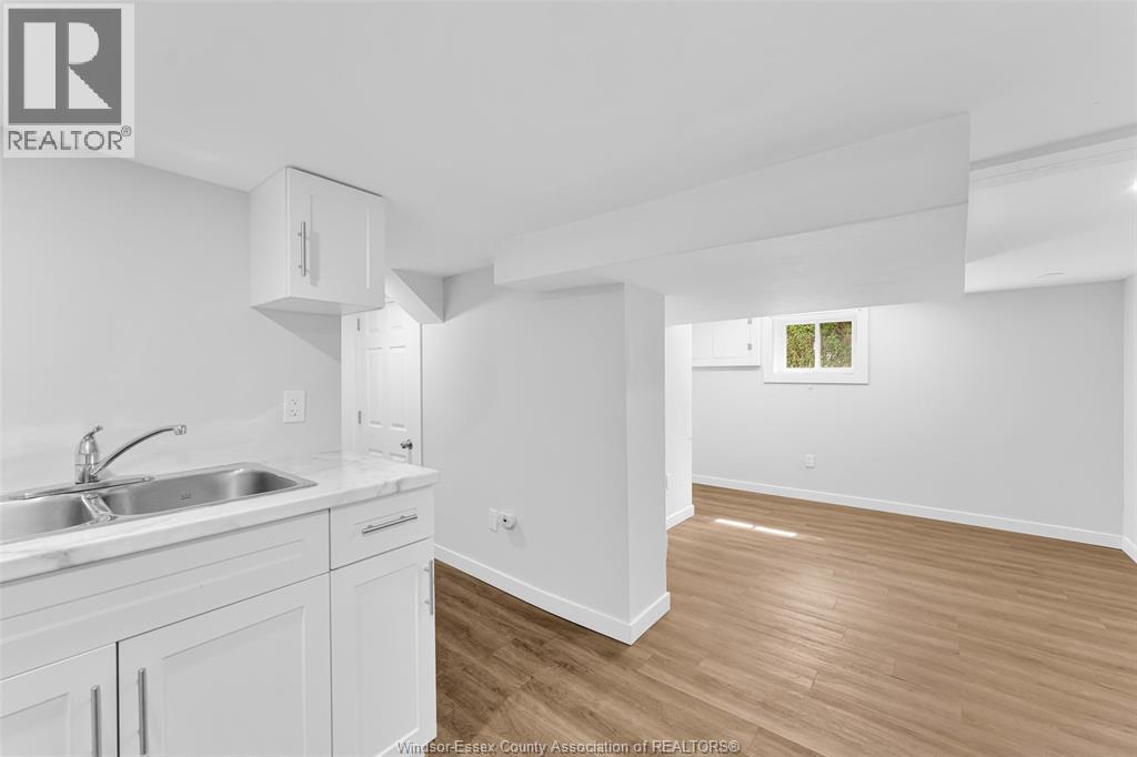 3298 COLLEGE - 17