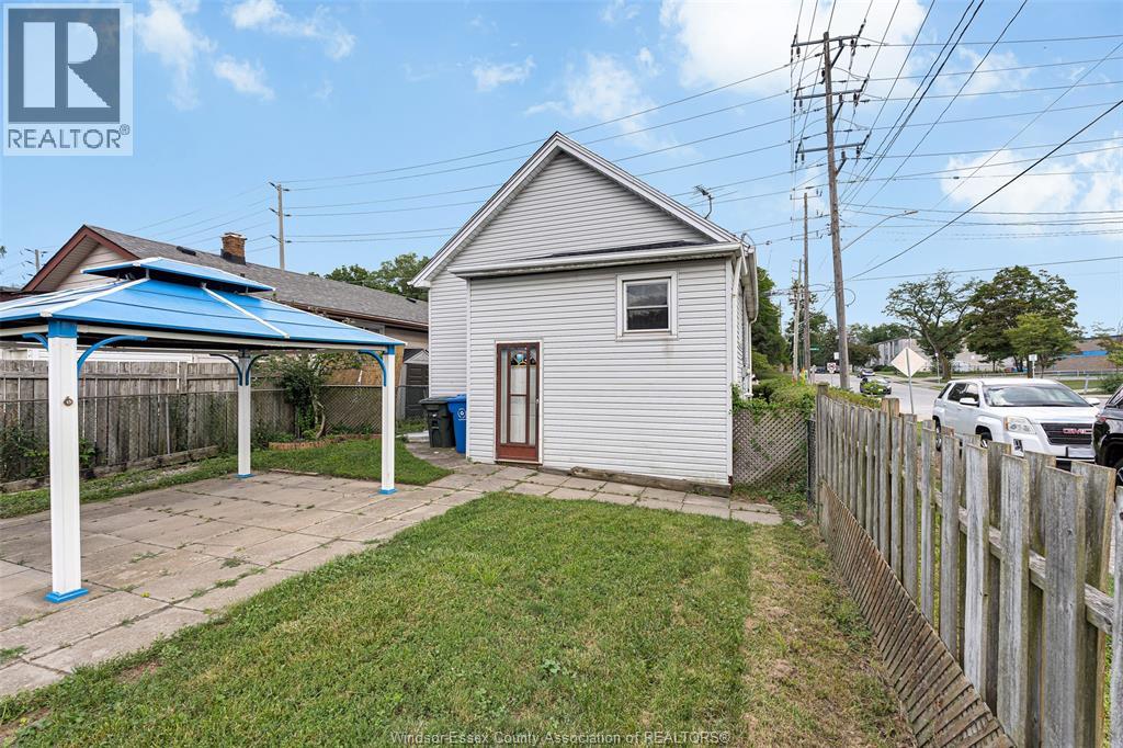 3298 COLLEGE - 22