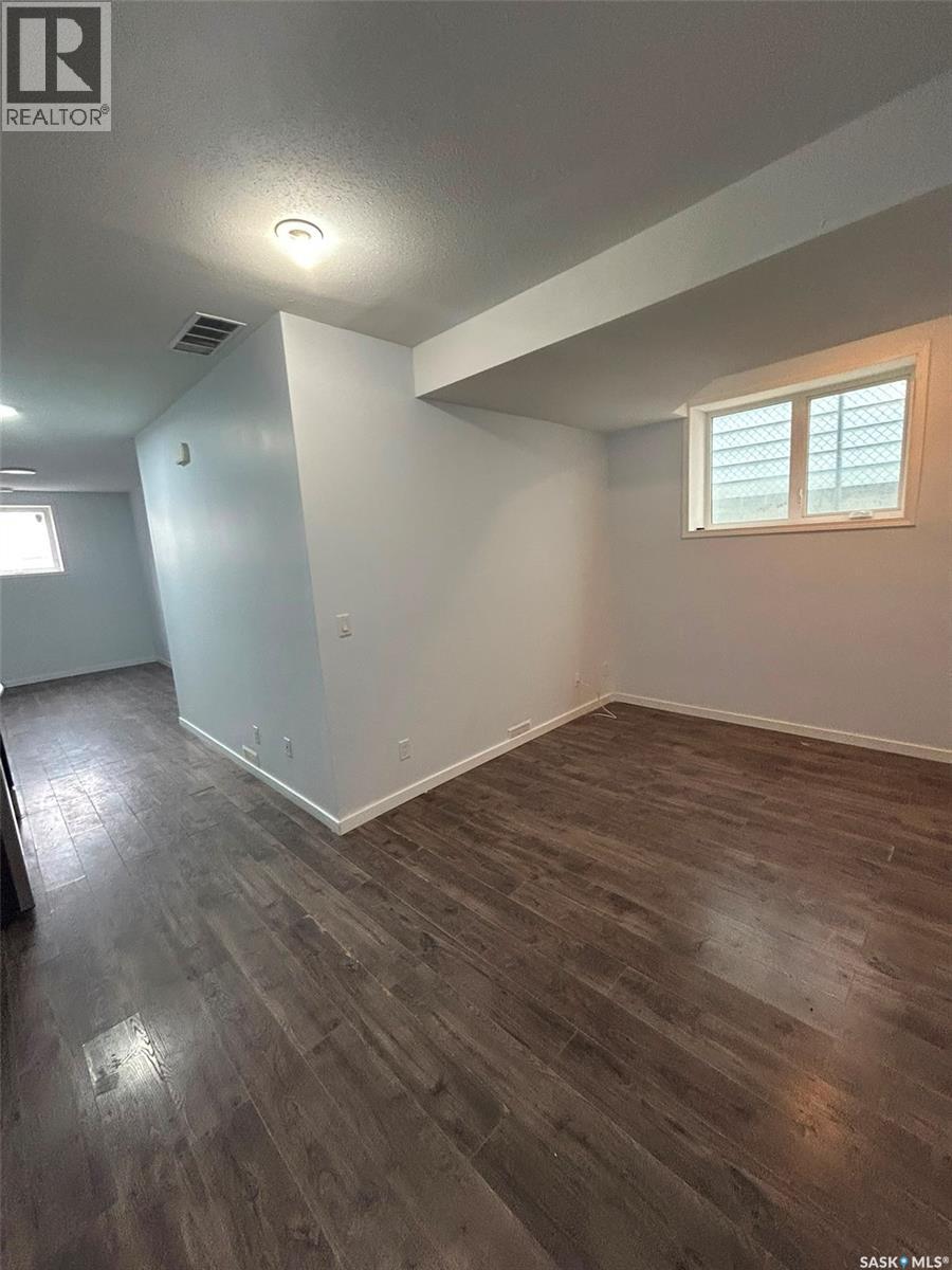 1352 Angus STREET - 55