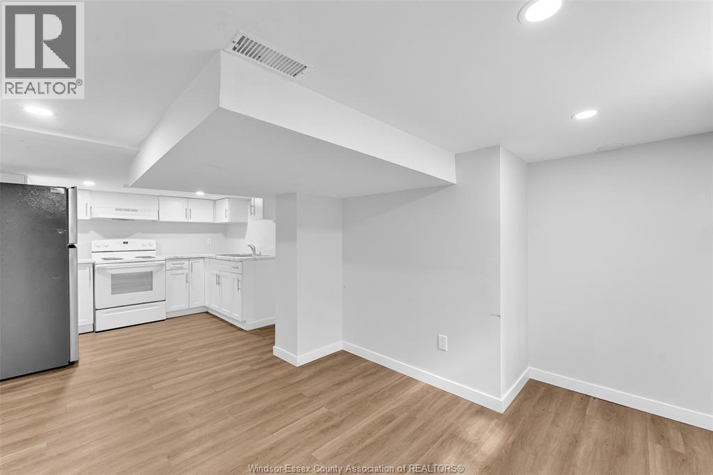 3298 COLLEGE - 15