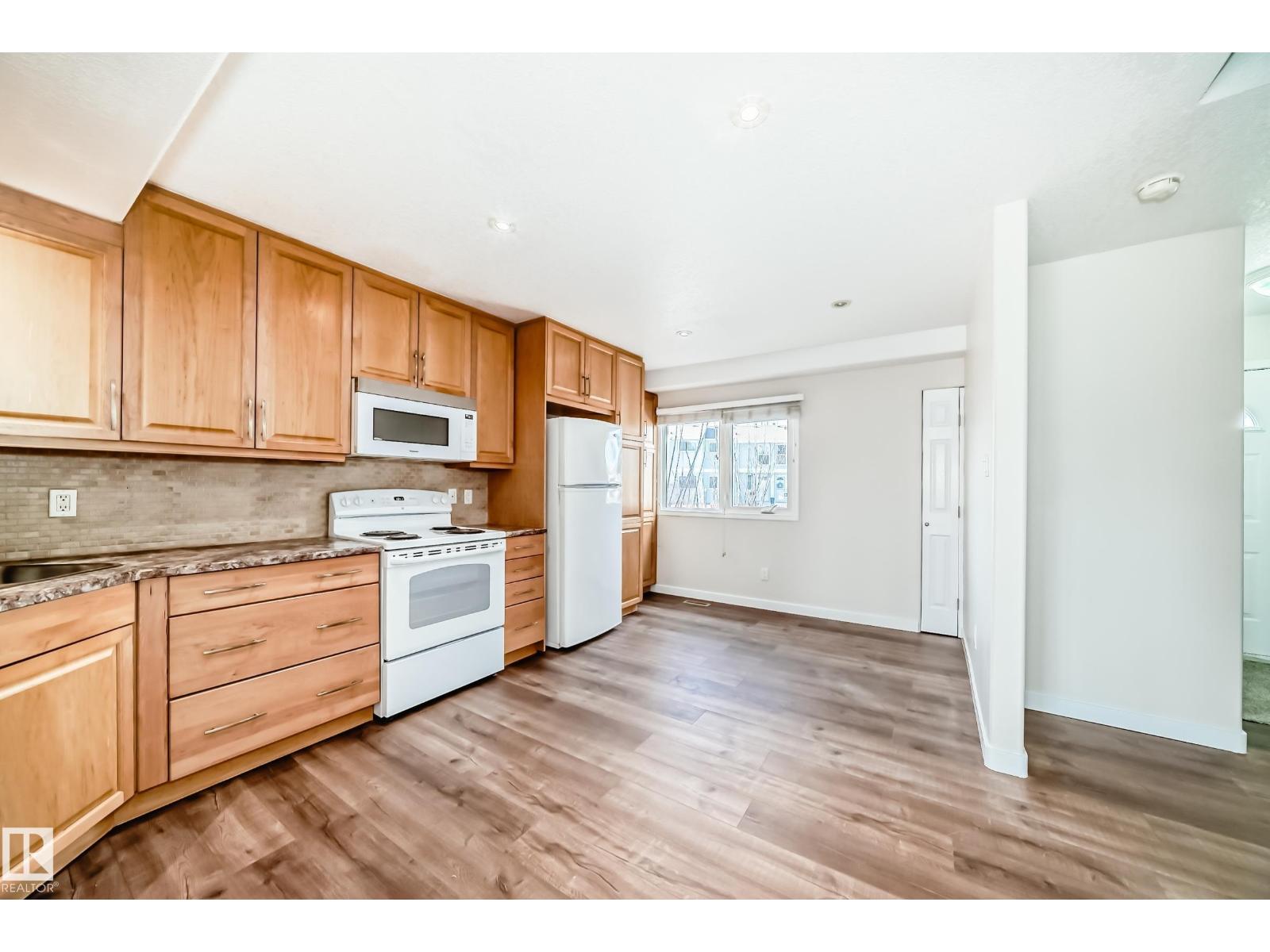 3139 109 ST NW - 8