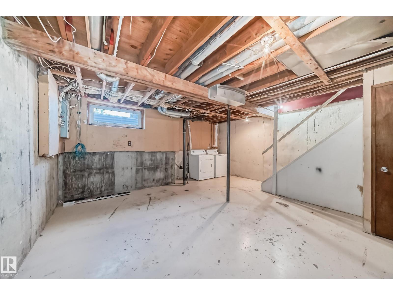 3139 109 ST NW - 32