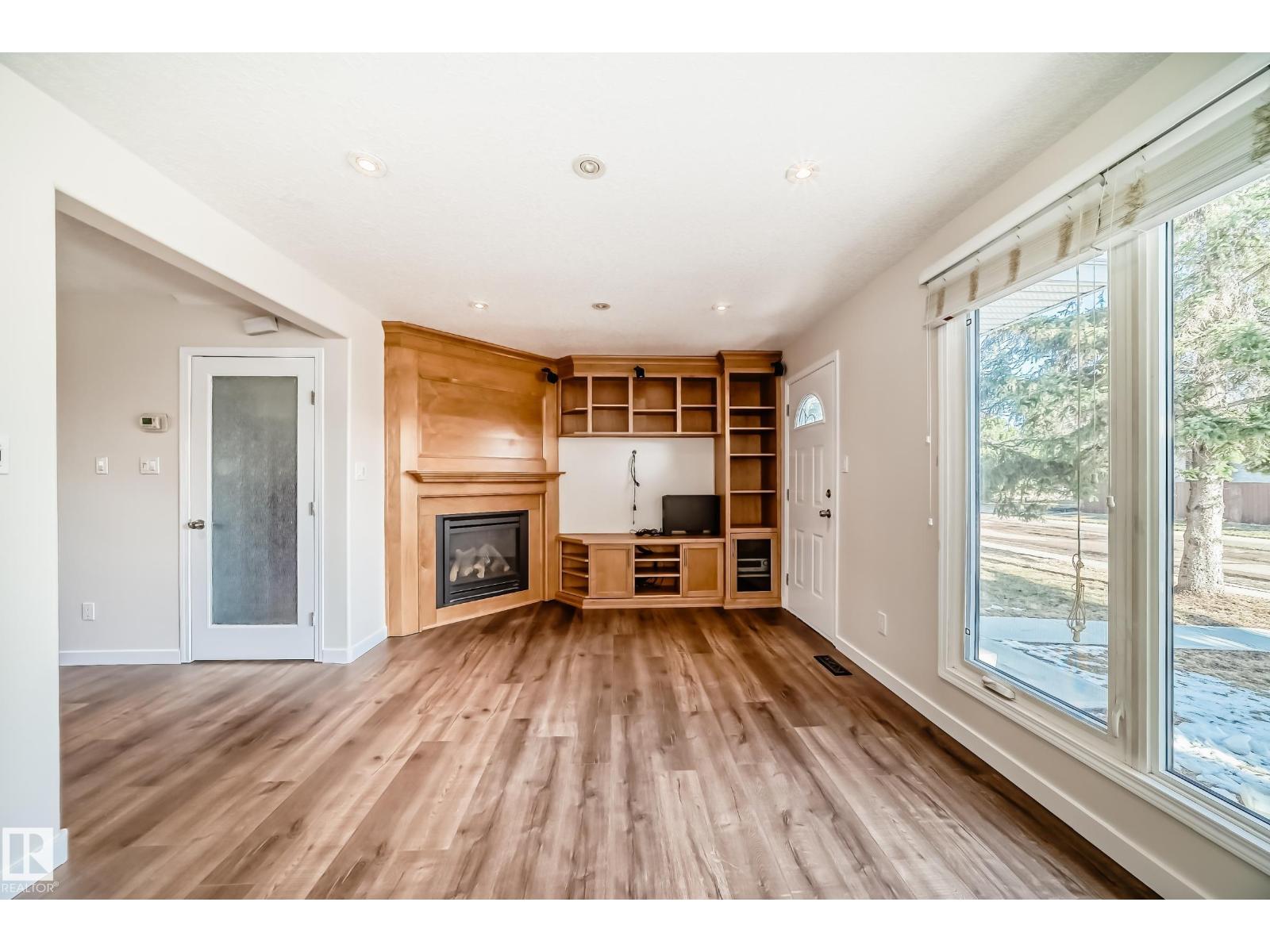 3139 109 ST NW - 17