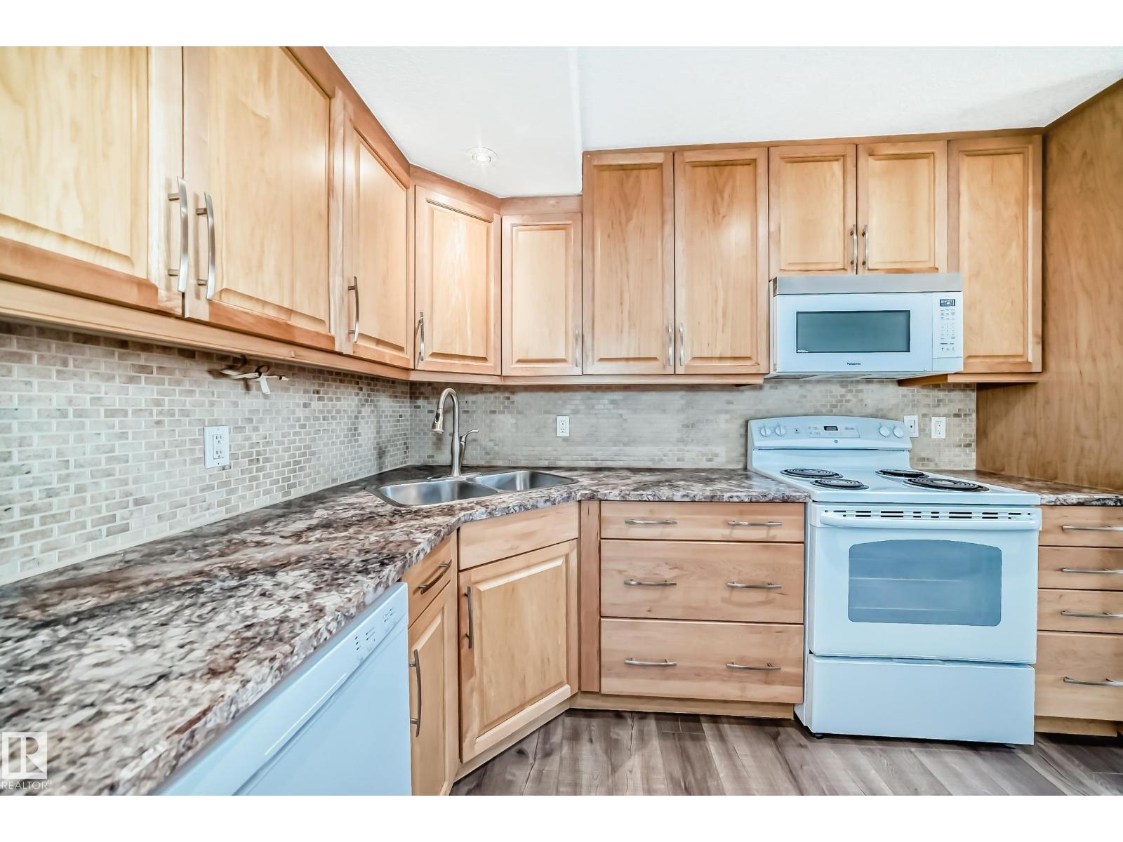 3139 109 ST NW - 12