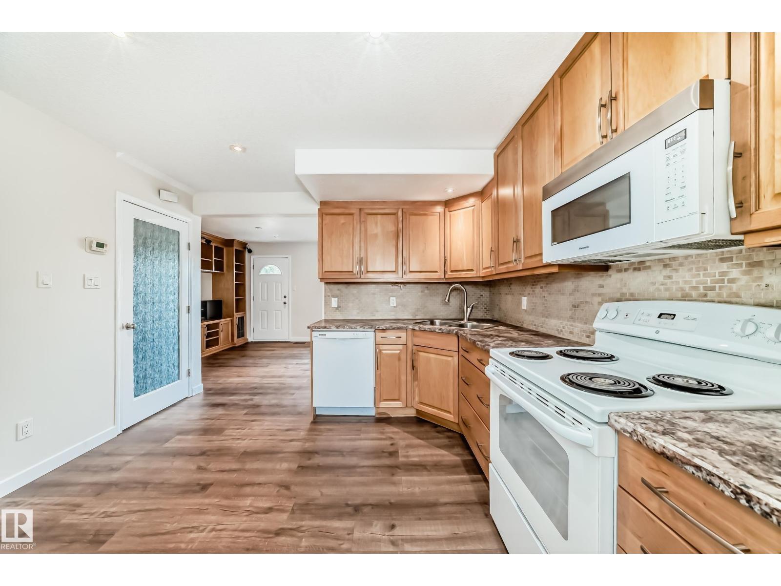 3139 109 ST NW - 11