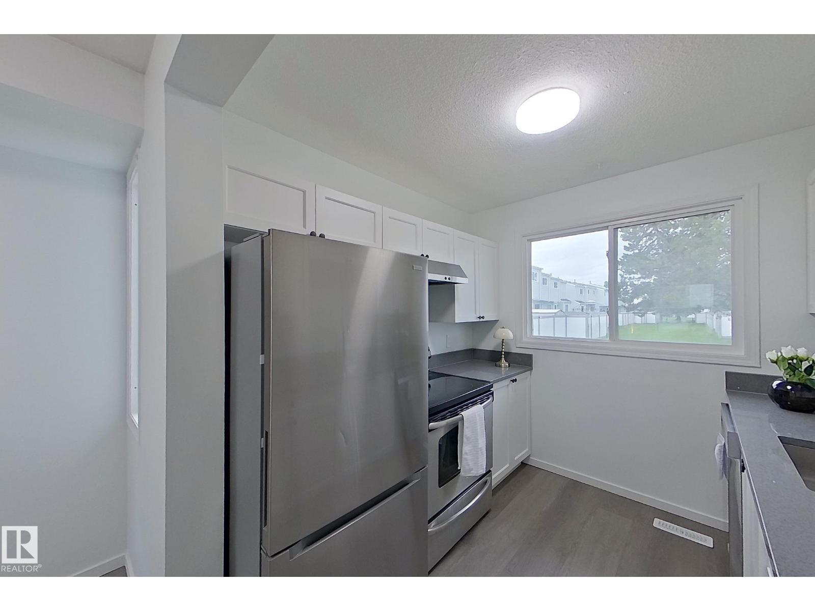 209 Dickinsfield CO NW - 10
