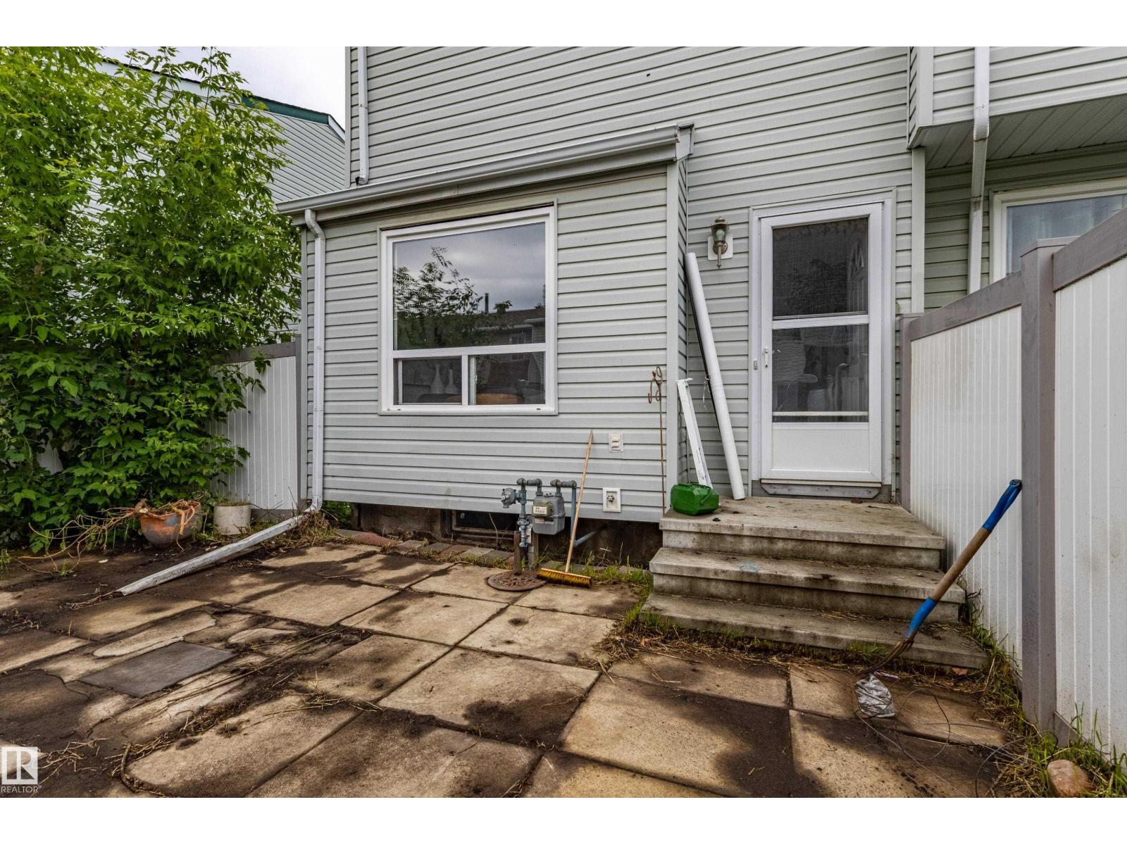 209 Dickinsfield CO NW - 5