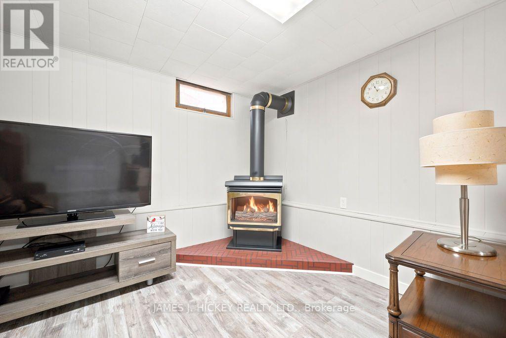 15 SUMMIT STREET - 33