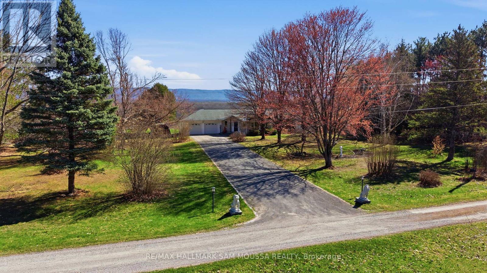122 COLONEL NICHOLSON LANE - 1