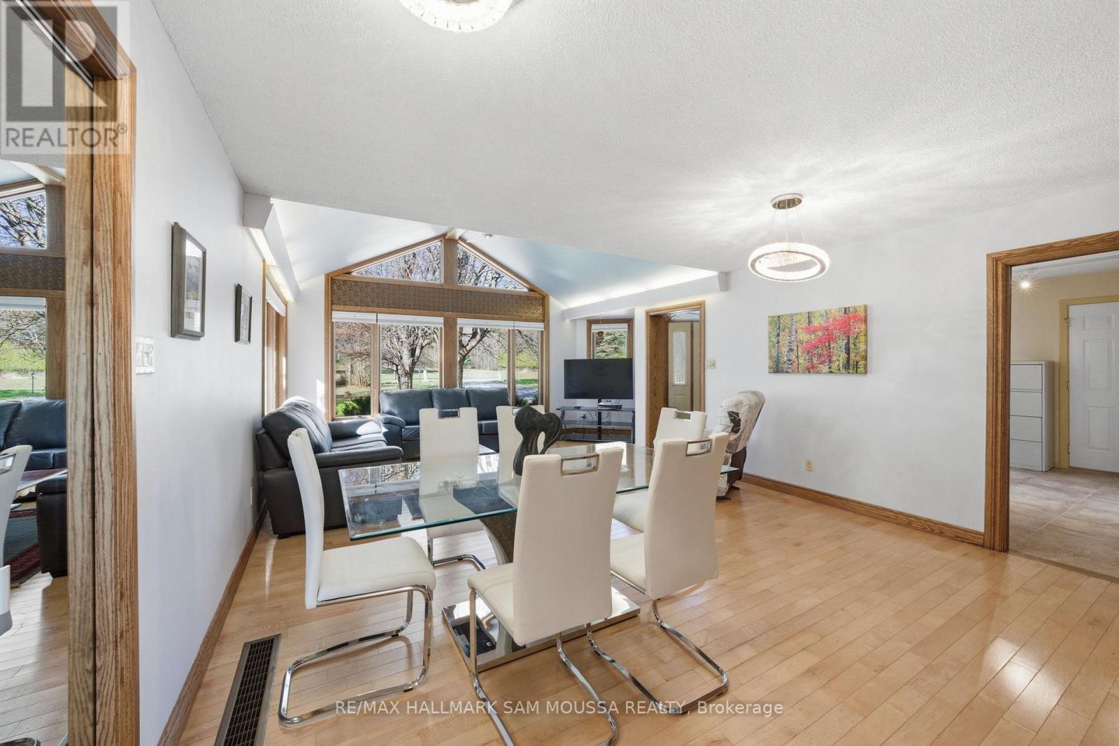 122 COLONEL NICHOLSON LANE - 11