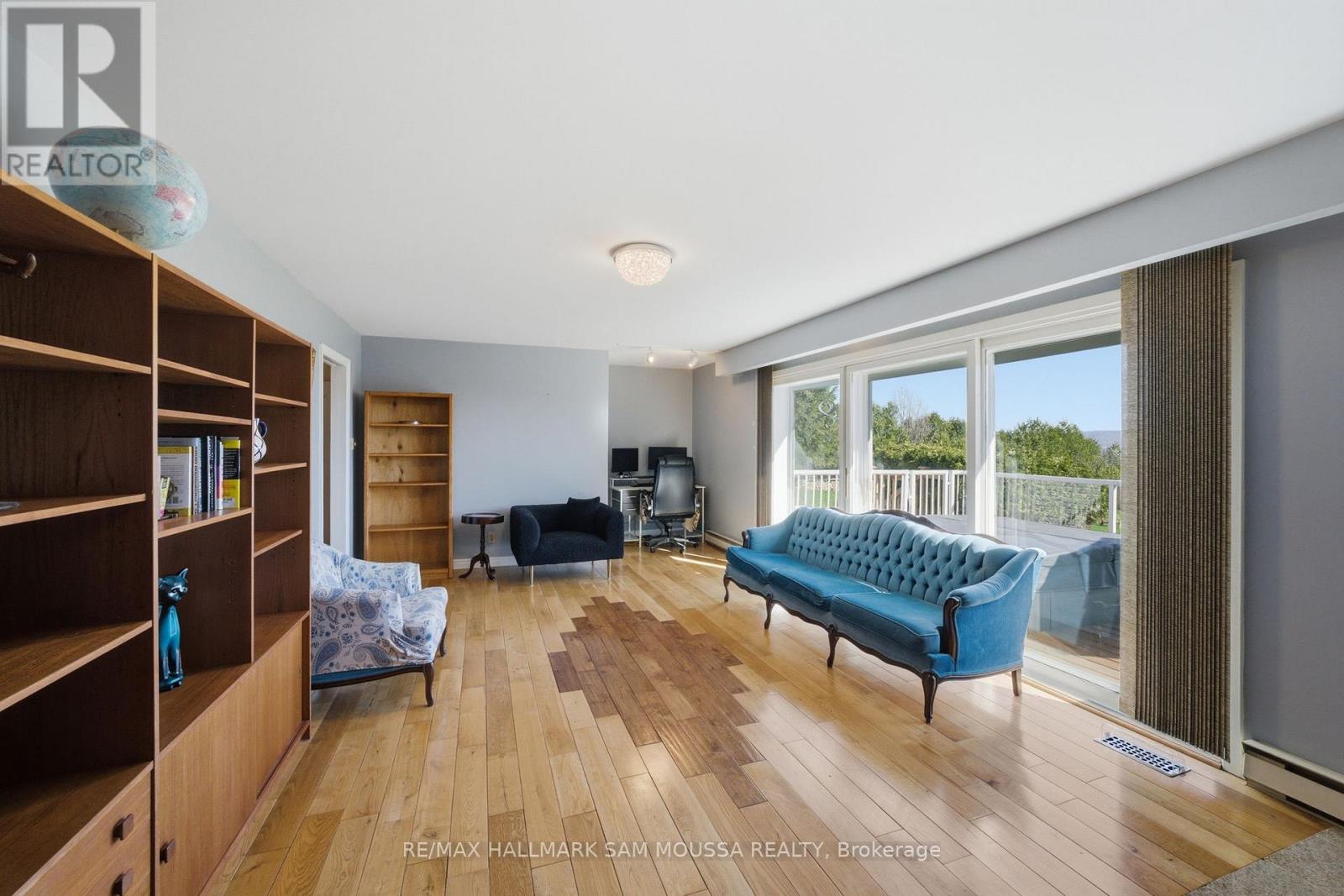 122 COLONEL NICHOLSON LANE - 12