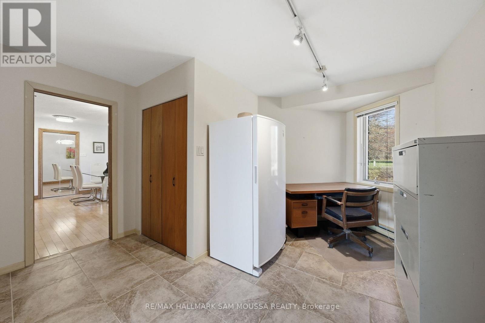 122 COLONEL NICHOLSON LANE - 30