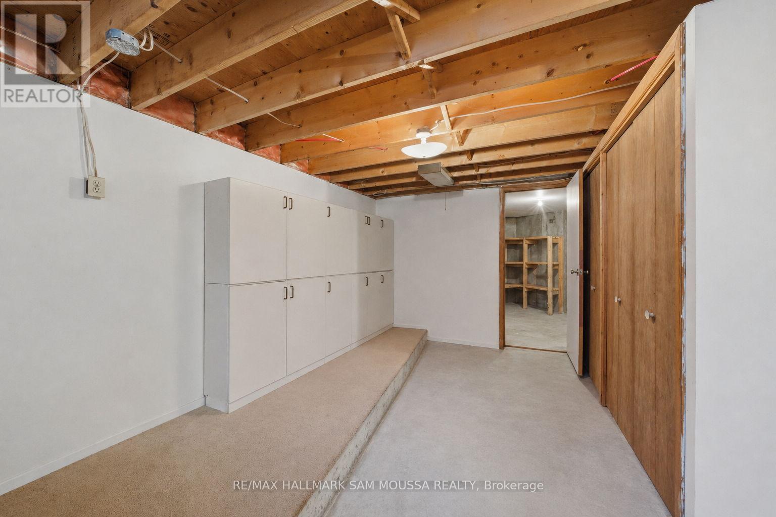 122 COLONEL NICHOLSON LANE - 35