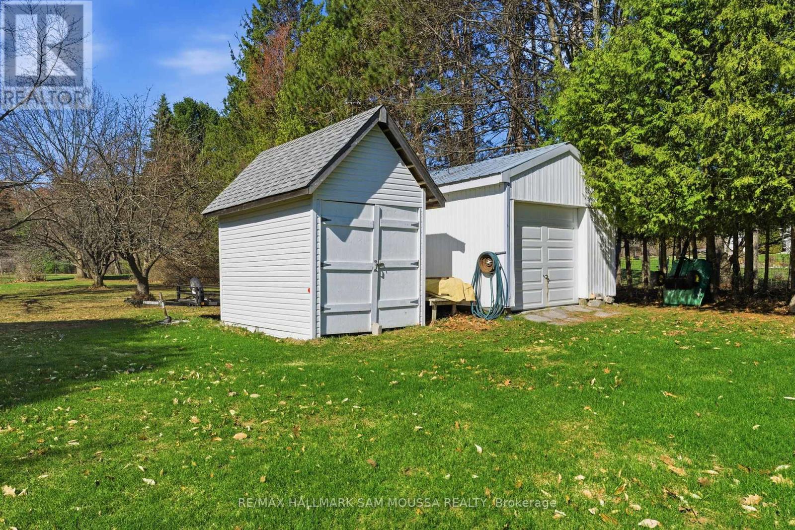 122 COLONEL NICHOLSON LANE - 44