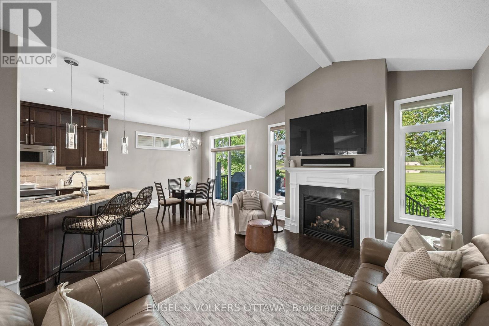 112 EQUINELLE DRIVE - Image 12
