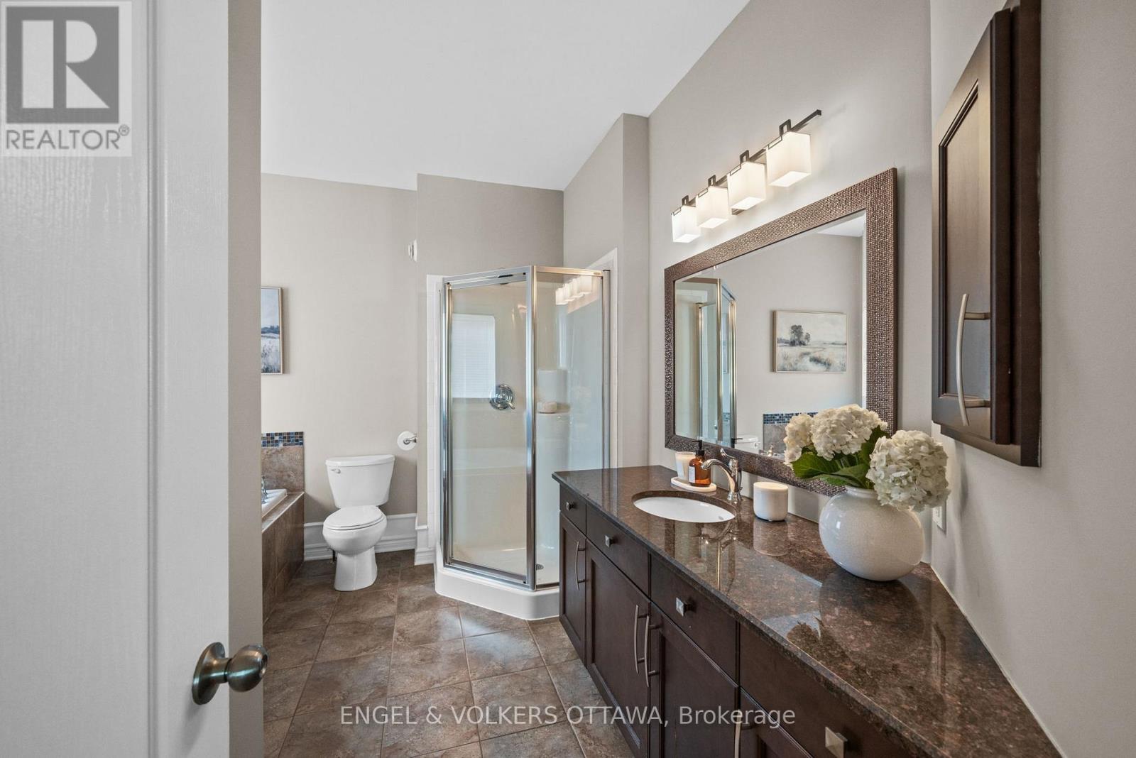 112 EQUINELLE DRIVE - Image 22