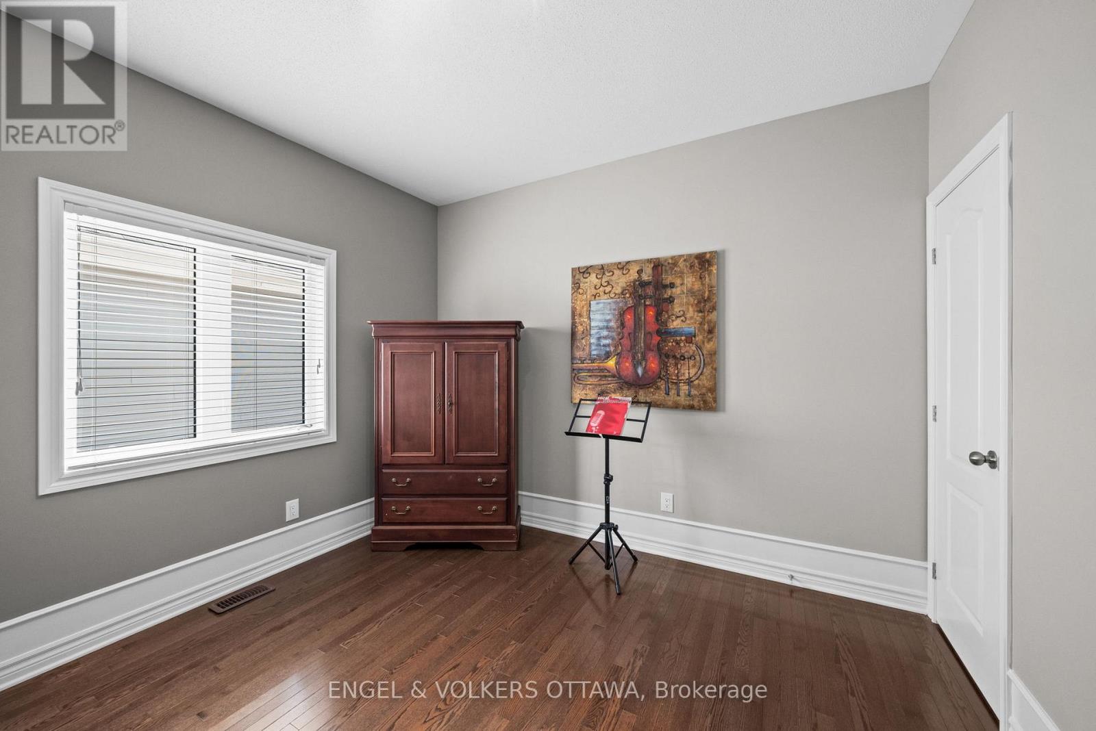 112 EQUINELLE DRIVE - Image 26