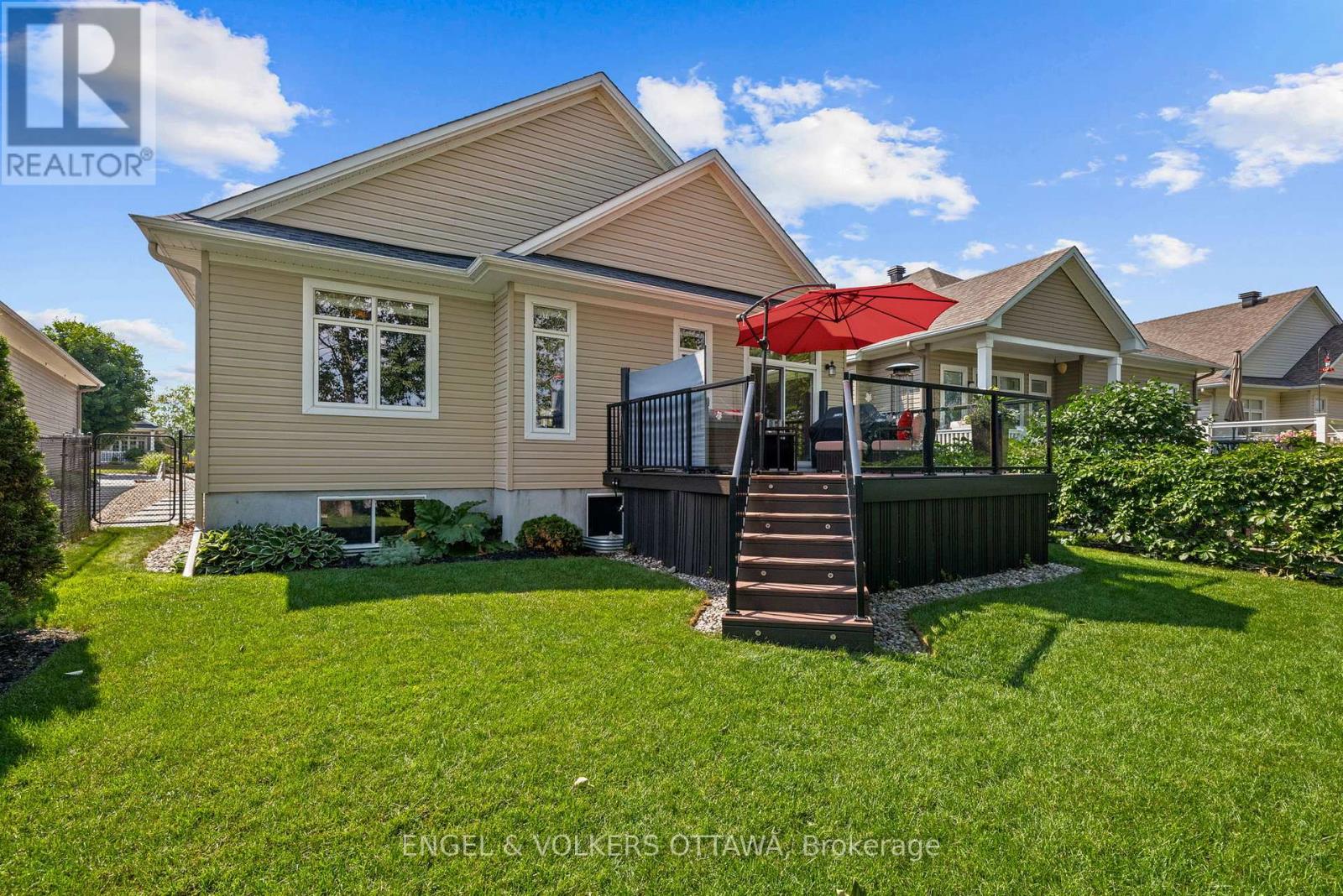 112 EQUINELLE DRIVE - Image 32