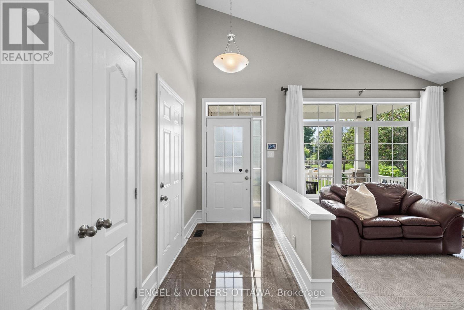 112 EQUINELLE DRIVE - Image 5