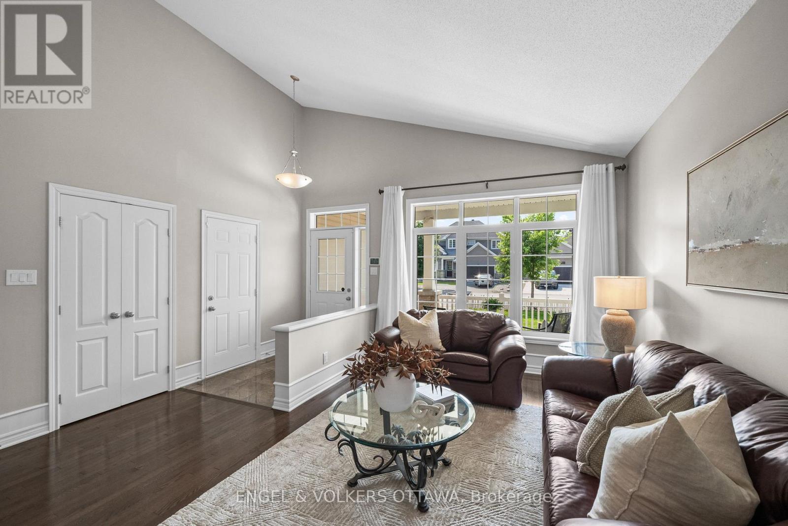 112 EQUINELLE DRIVE - Image 7
