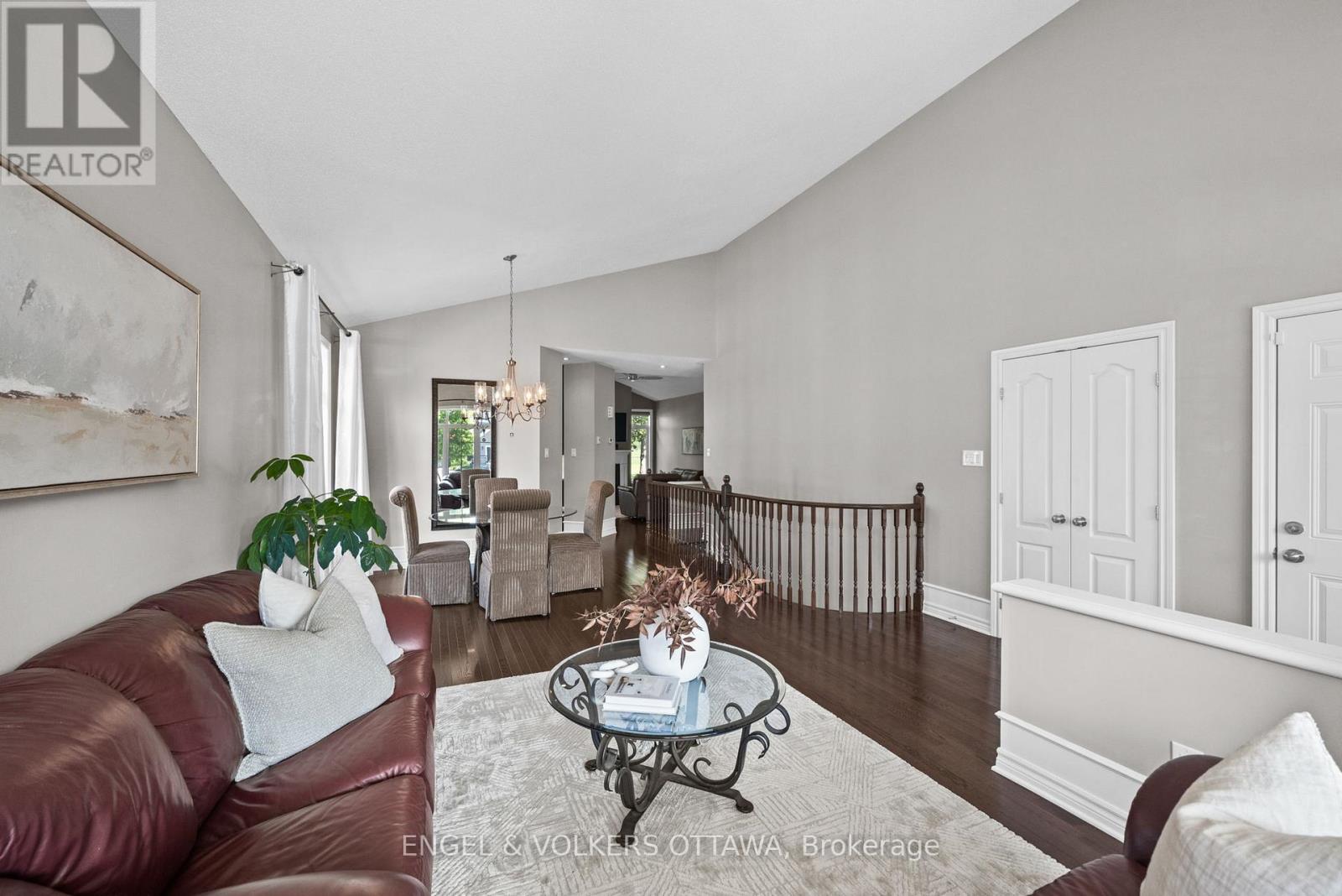 112 EQUINELLE DRIVE - Image 8