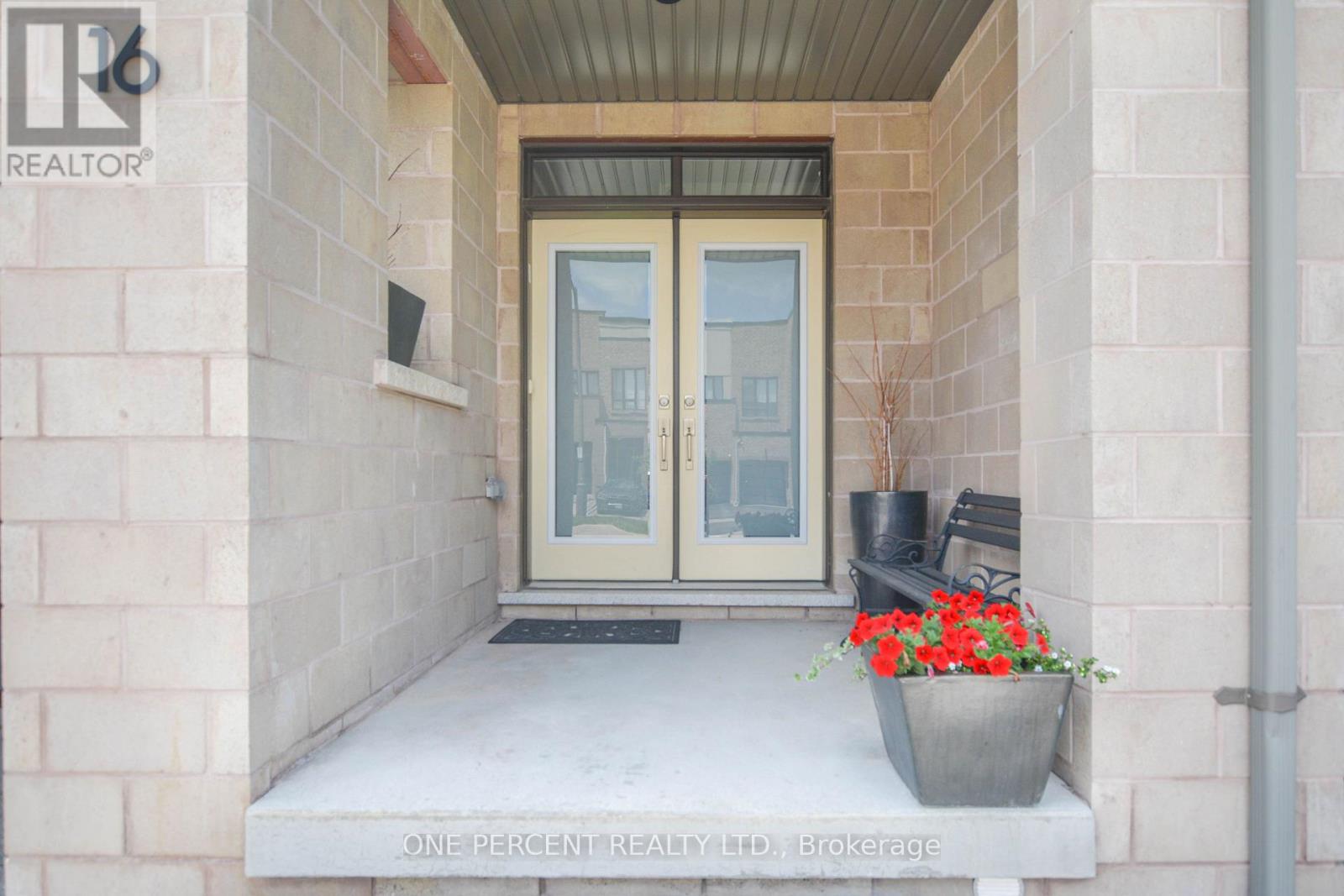 16 DENARIUS CRESCENT - 2