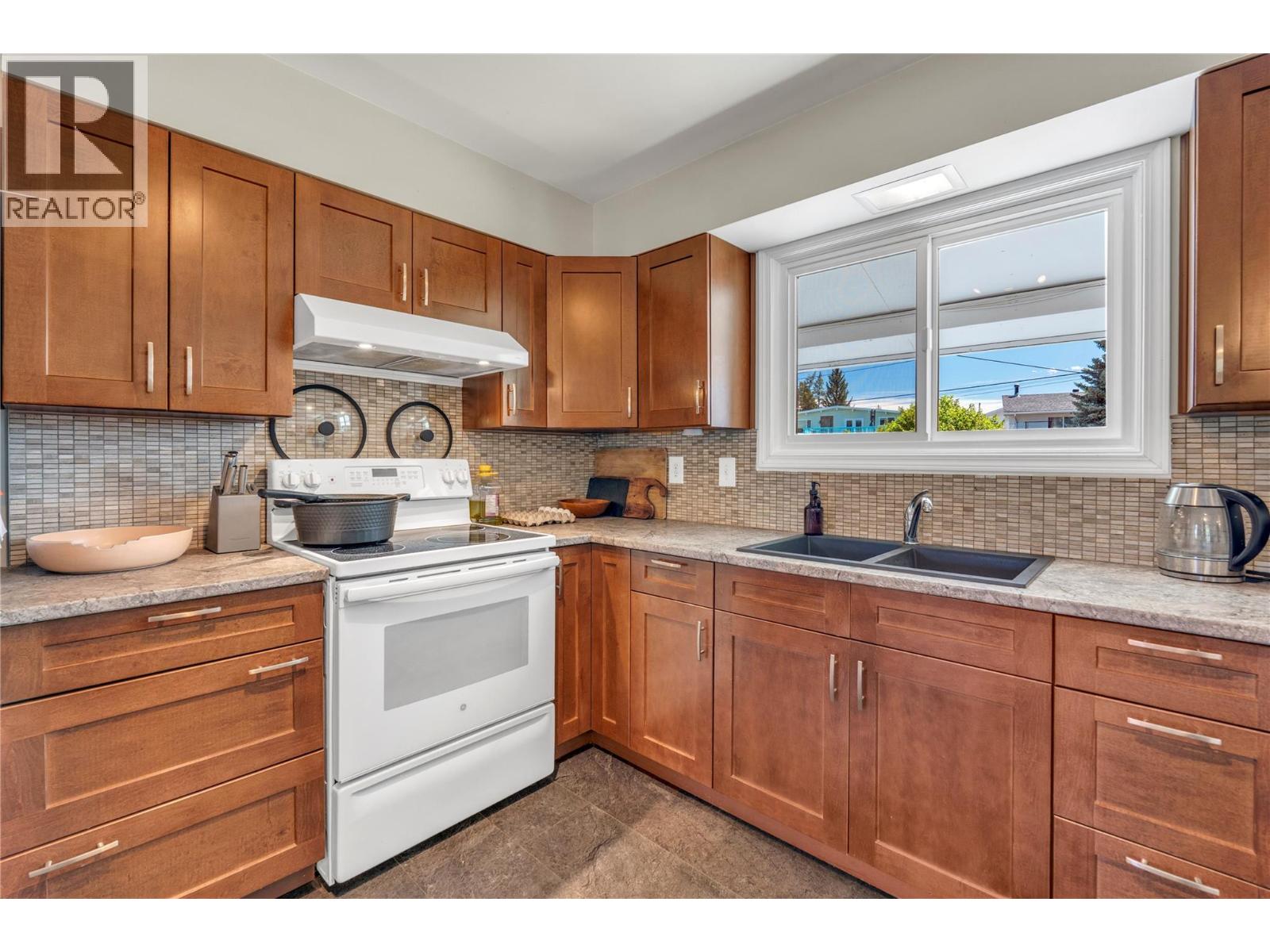 299 Panorama Crescent, Princeton