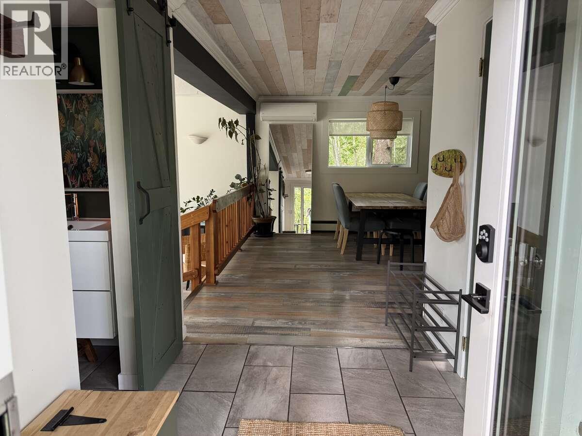 588 Alpine Lane E, Revelstoke