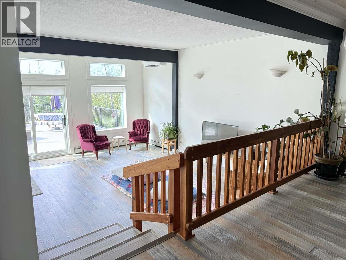 588 Alpine Lane E, Revelstoke