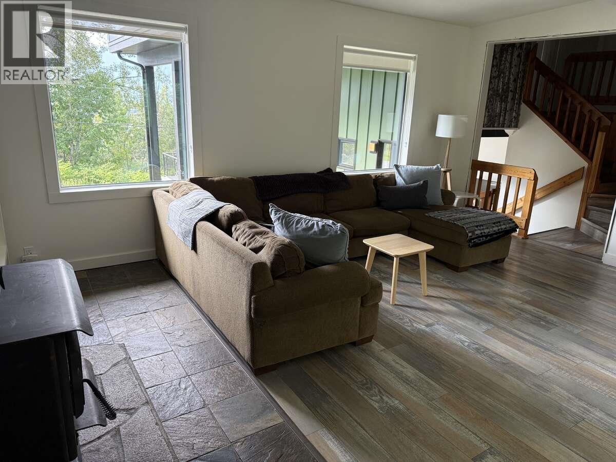 588 Alpine Lane E, Revelstoke