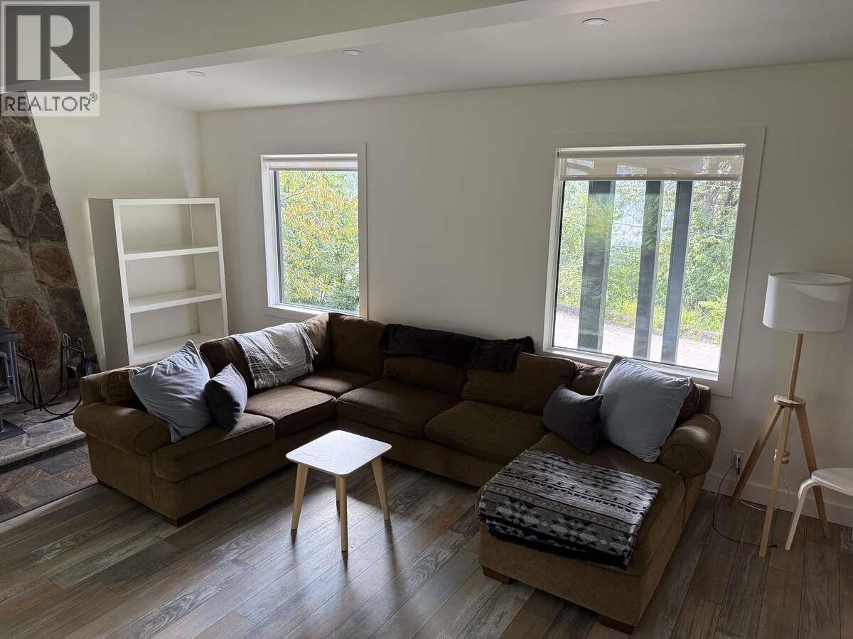 588 Alpine Lane E, Revelstoke