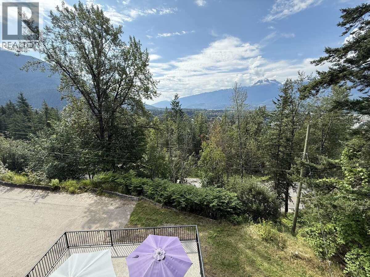 588 Alpine Lane E, Revelstoke