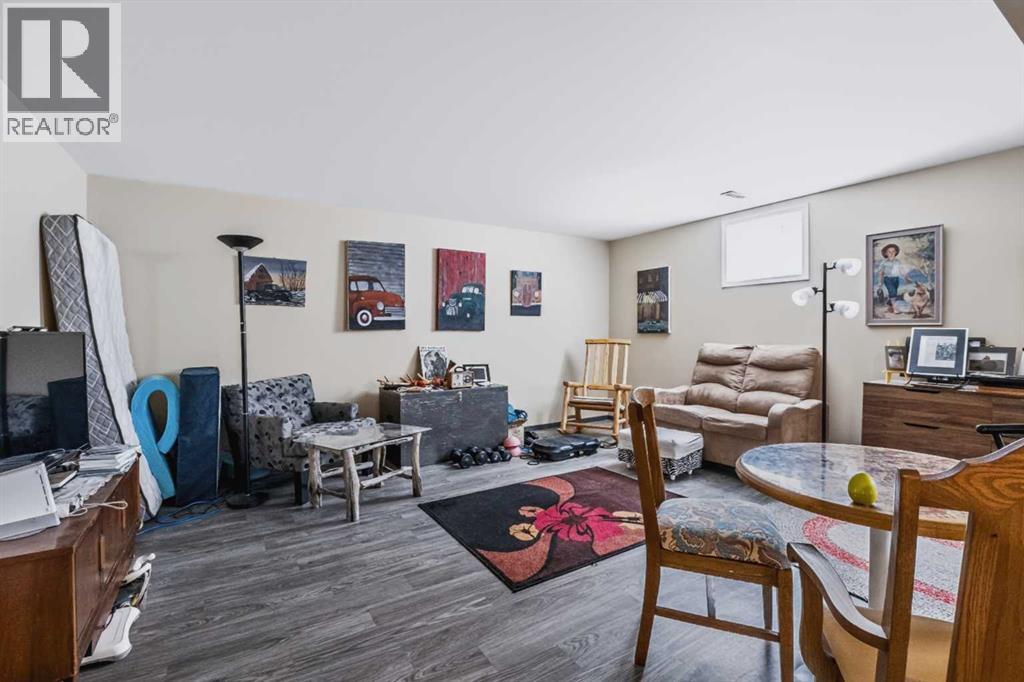 2806 22 Street - 20
