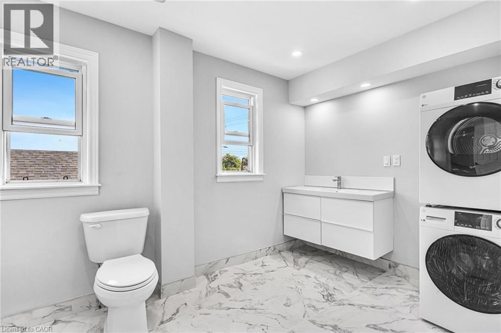 146 CRAIGROYSTON Road - 27