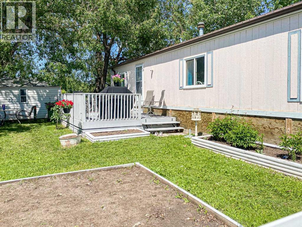 59, 5800 46 Street - 28