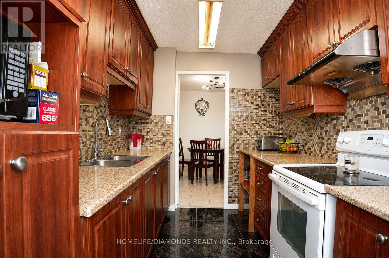 #1411 18 KNIGHTSBRIDGE ROAD - 6