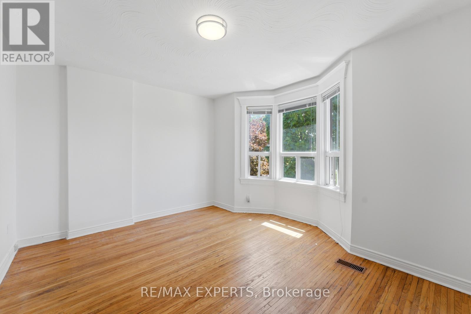 148 ASCOT AVENUE - 18