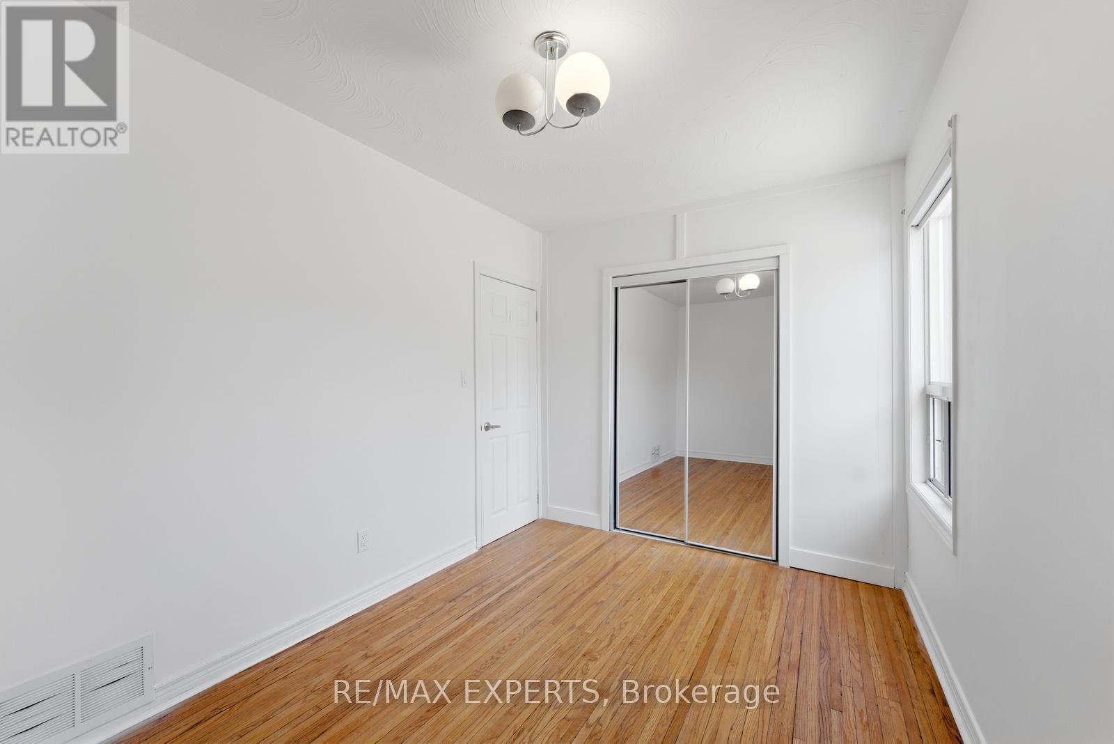 148 ASCOT AVENUE - 21