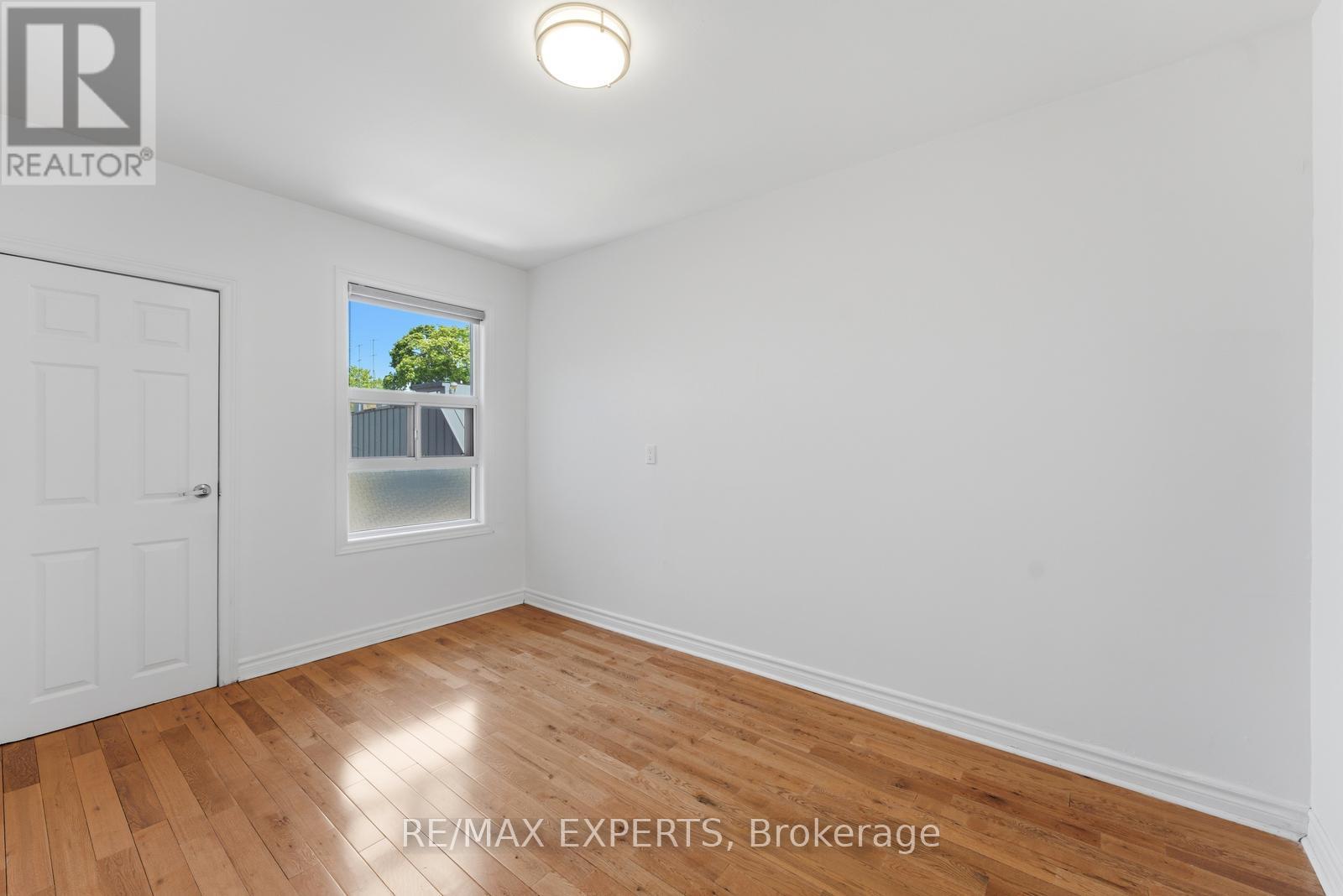 148 ASCOT AVENUE - 22