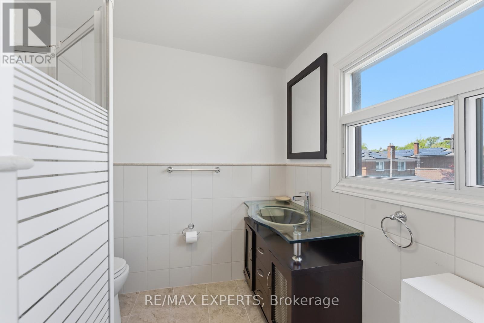 148 ASCOT AVENUE - 25