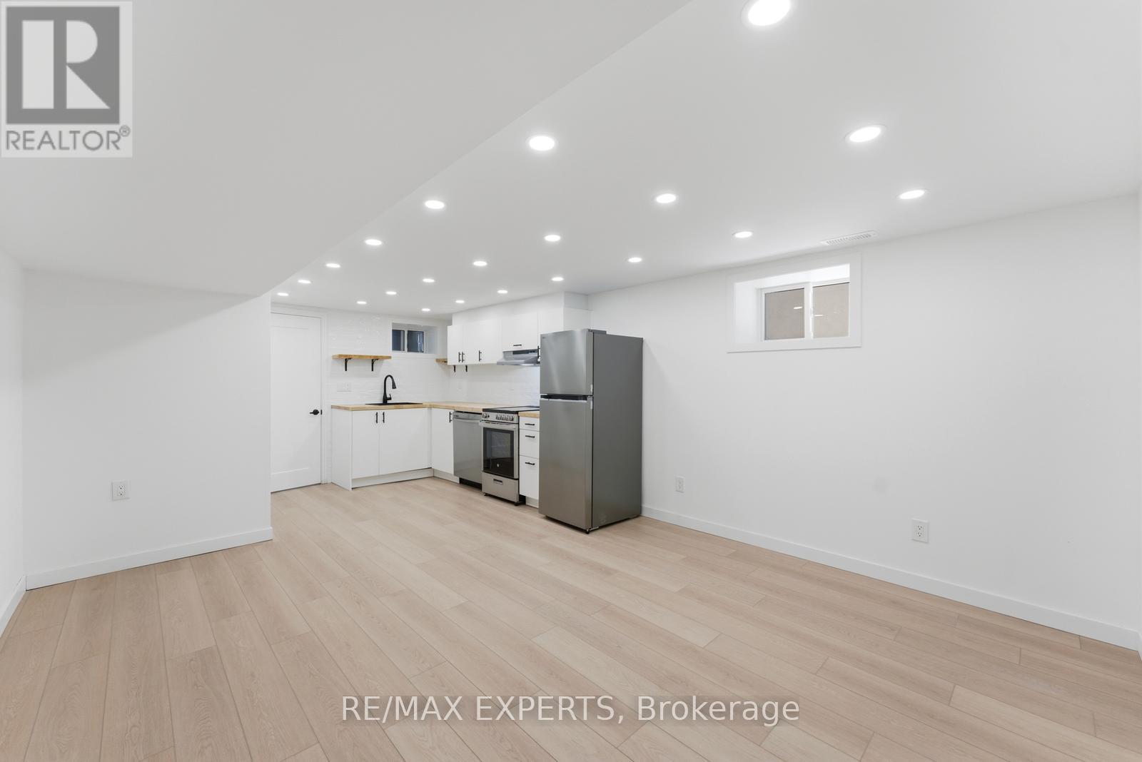 148 ASCOT AVENUE - 30
