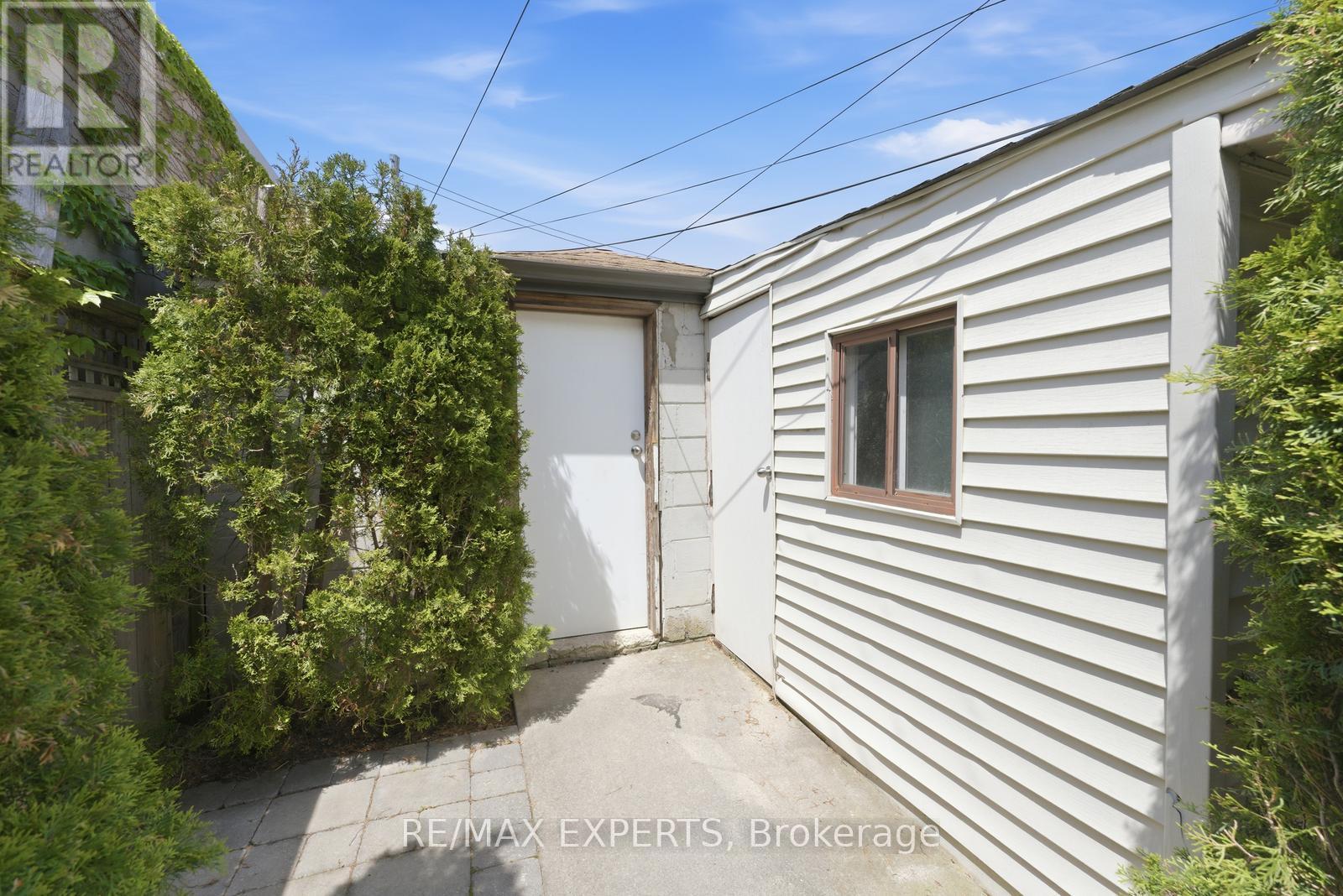148 ASCOT AVENUE - 41
